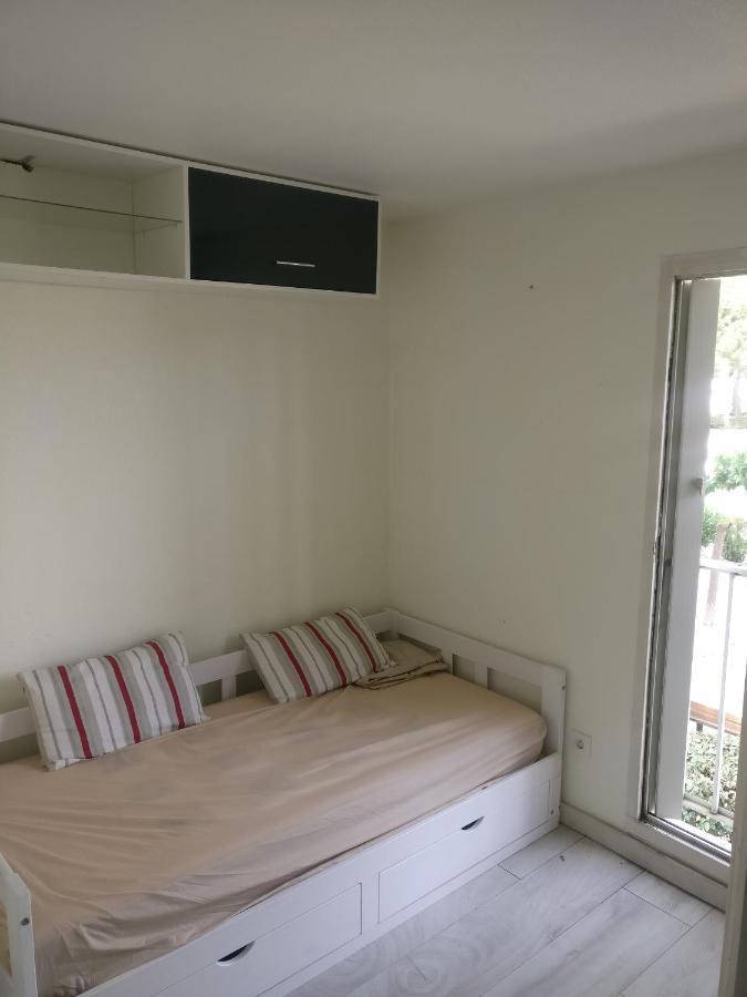 Charmant Appartement Avec Vue Marina Сен-Киприен Екстериор снимка